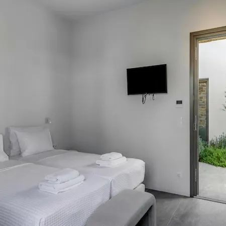 Villa Overture House *