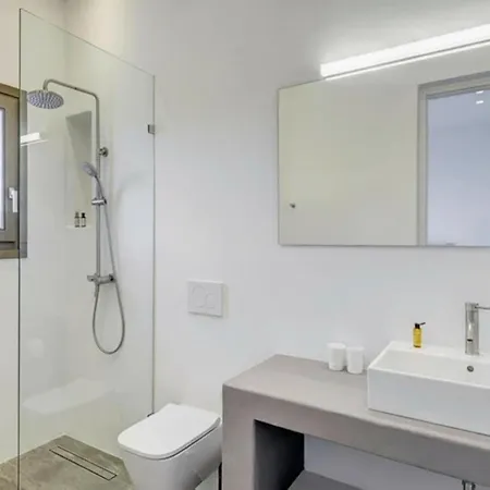 Villa Overture House *